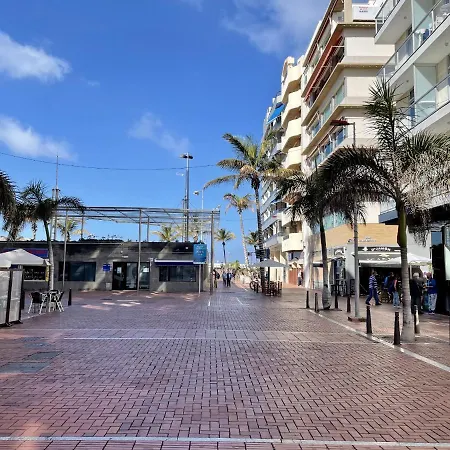 Apartment Homeforguest Listen To The Waves By Las Canteras Las Palmas de Gran Canaria