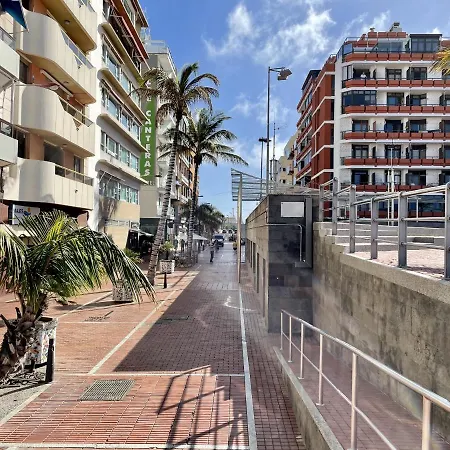 Apartment Homeforguest Listen To The Waves By Las Canteras *