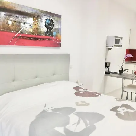 Apartment Homeforguest Listen To The Waves By Las Canteras *